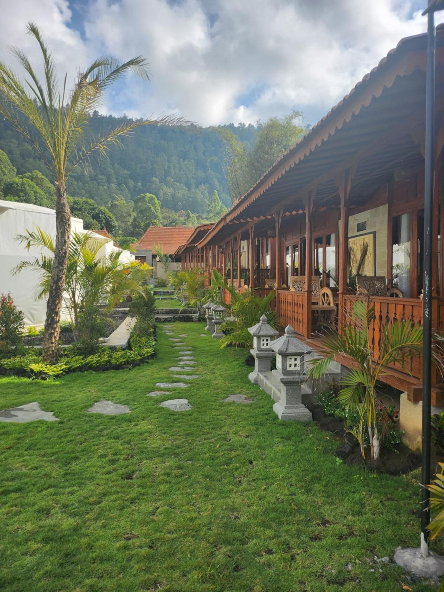 Starlake Villa & Glamping Kubupenlokan Luaran gambar