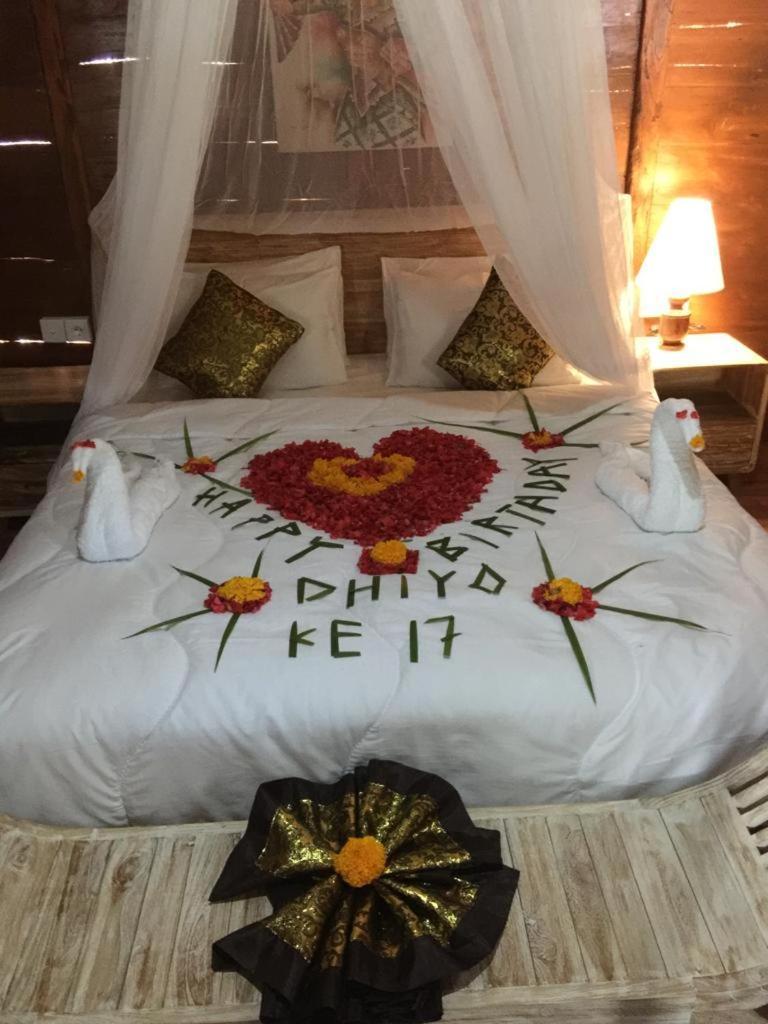 Starlake Villa & Glamping Kubupenlokan Luaran gambar